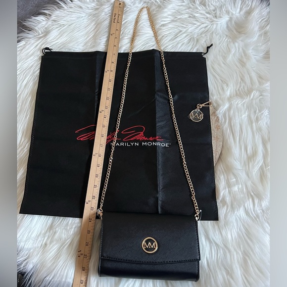 NEW Marilyn Monroe Women’s Black & Gold Cross Body Purse ✨ - Picture 12 of 12